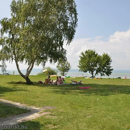 Campeggio Balatontourist Vadvirág Camping&bungalows *