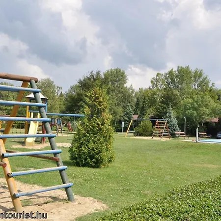 Balatontourist Vadvirág Camping&bungalows *